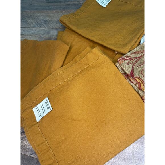 Pottery Barn table runner and lot of 12 napkins - Picture 3 of 7